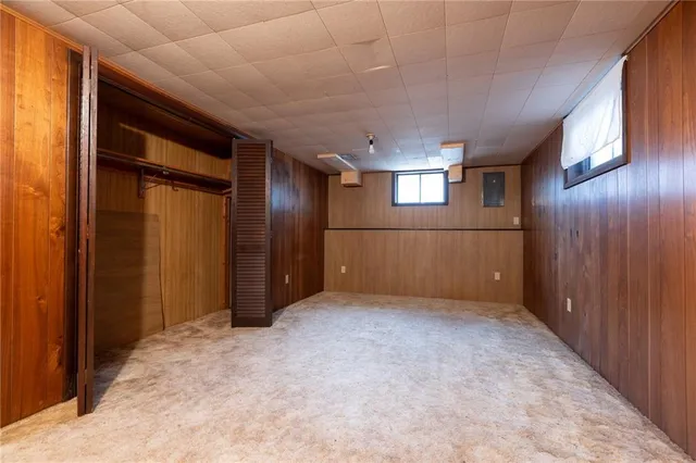 $275,000 | 483 Northeast Meadowbrook Road, Kansas City, MO 64119