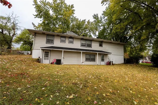 $275,000 | 483 Northeast Meadowbrook Road, Kansas City, MO 64119