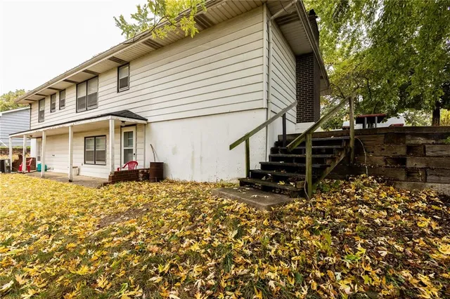 $275,000 | 483 Northeast Meadowbrook Road, Kansas City, MO 64119