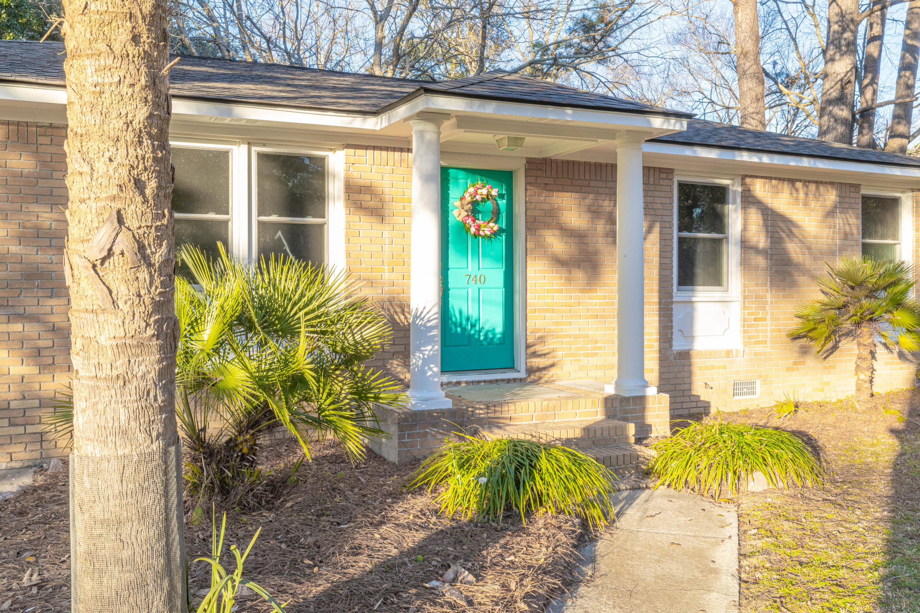 740 Windward Road Charleston, SC 29412 - Photo 6 of 39 3 BR brick ranch