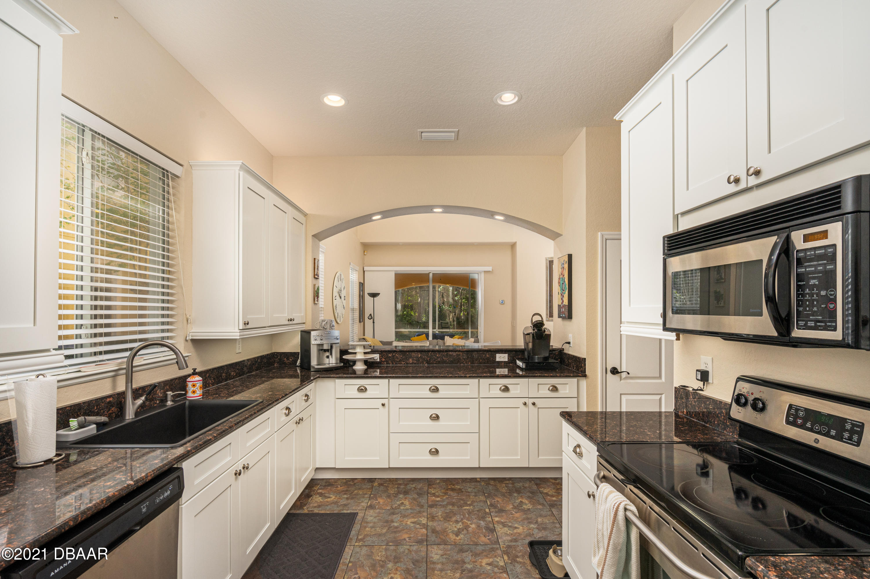 3148 Connemara Drive Ormond Beach, FL 32174 - Photo 10 of 32 Kitchen