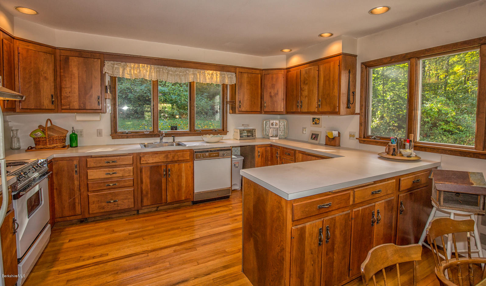 3 Massasoit Road Stockbridge, MA 01262 - Photo 12 of 36 vincentcarusophotography_3massasoitroad_