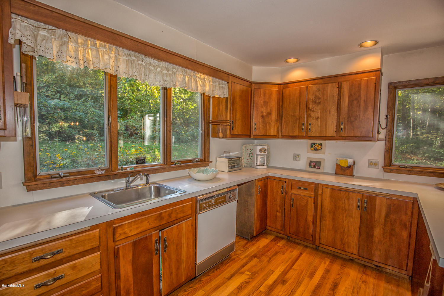3 Massasoit Road Stockbridge, MA 01262 - Photo 14 of 36 vincentcarusophotography_3massasoitroad_