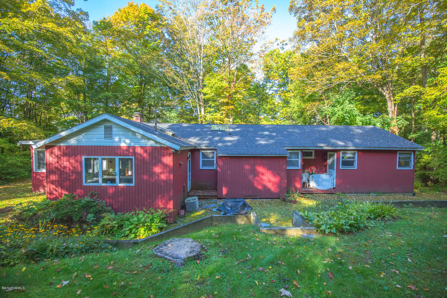 3 Massasoit Road Stockbridge, MA 01262 - Photo 3 of 36 vincentcarusophotography_3massasoitroad_