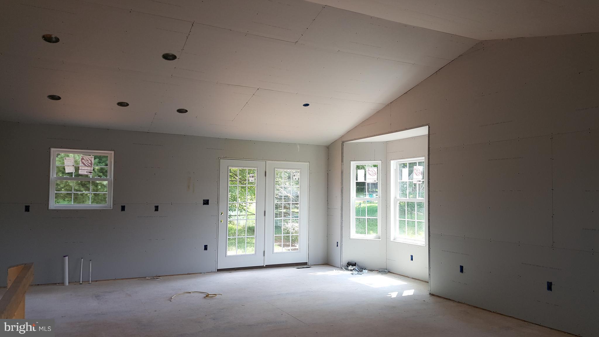 112 Highfield Road Front Royal, VA 22630 - Photo 7 of 18 Living Room with vaulted ceilings