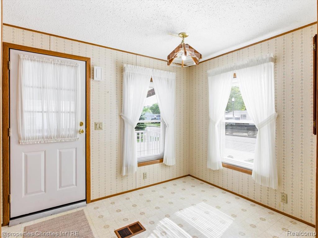 3333 Ravenswood Road, Unit 81 Marysville, MI 48040 - Photo 10 of 30