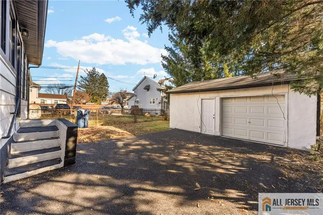 $2,550 | 1608 Brunswick Avenue, Unit 1, Lawrence Township, NJ 08648