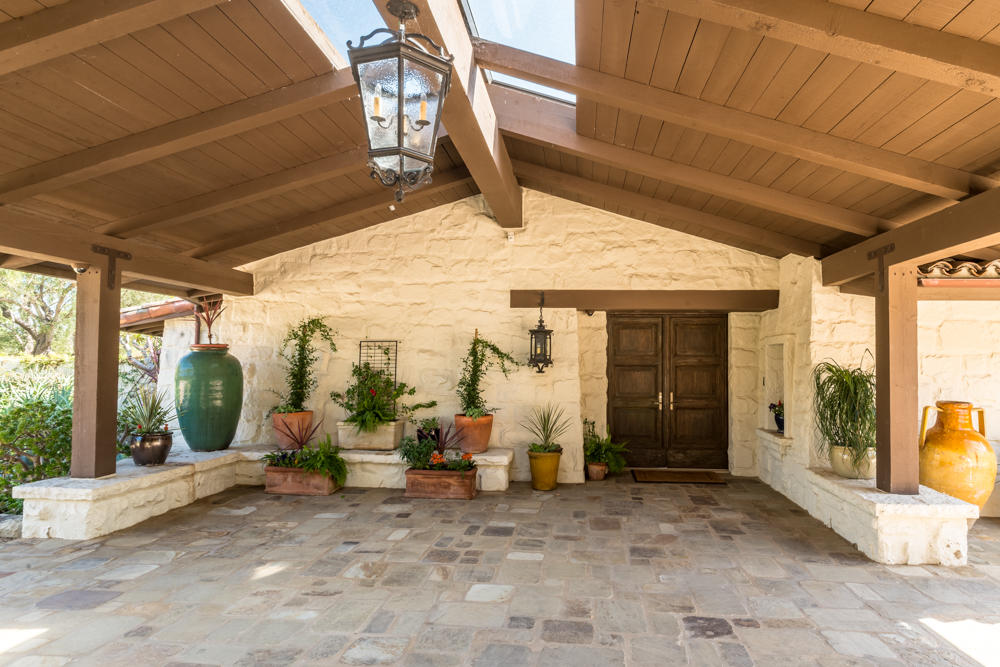 881 San Ysidro Lane Montecito, CA 93108 - Photo 8 of 78 881SanYsidro-0012-web