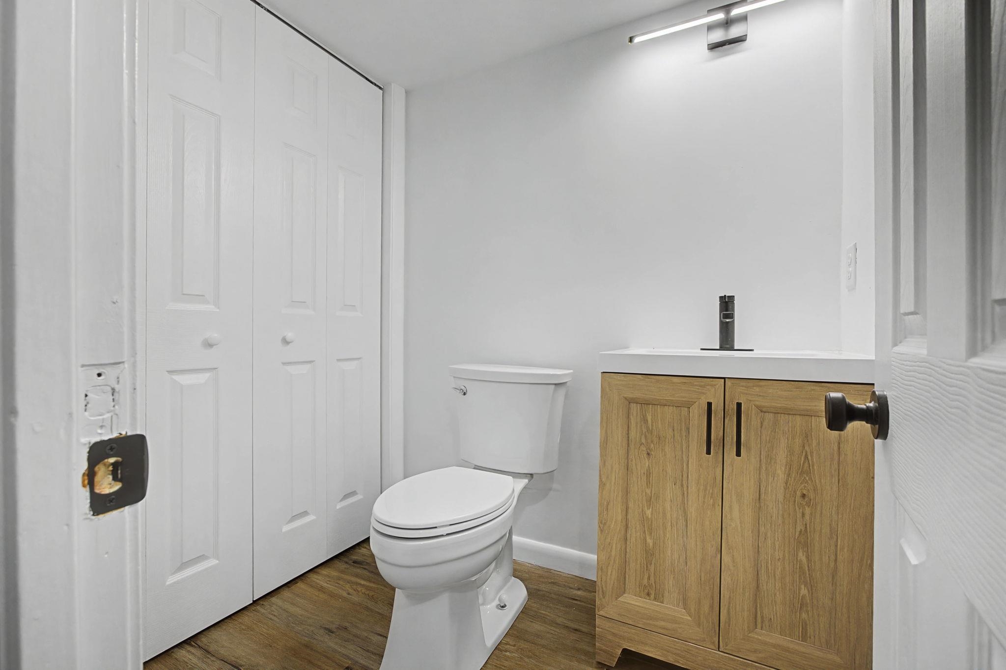 12 Davis Road Merrimack, NH 03054 - Photo 32 of 41