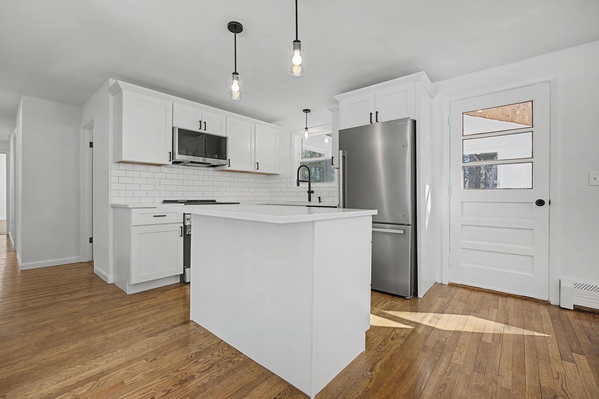 12 Davis Road Merrimack, NH 03054 - Photo 6 of 41