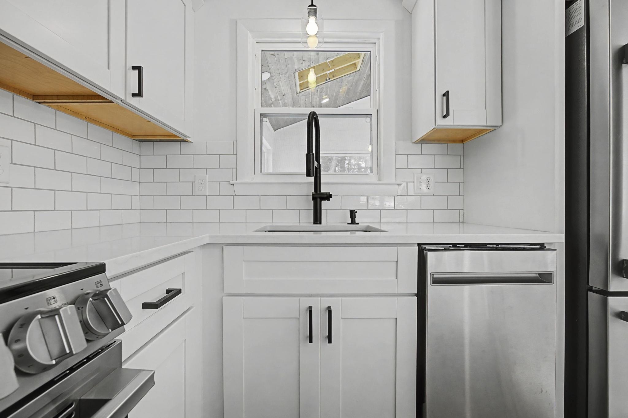 12 Davis Road Merrimack, NH 03054 - Photo 8 of 41