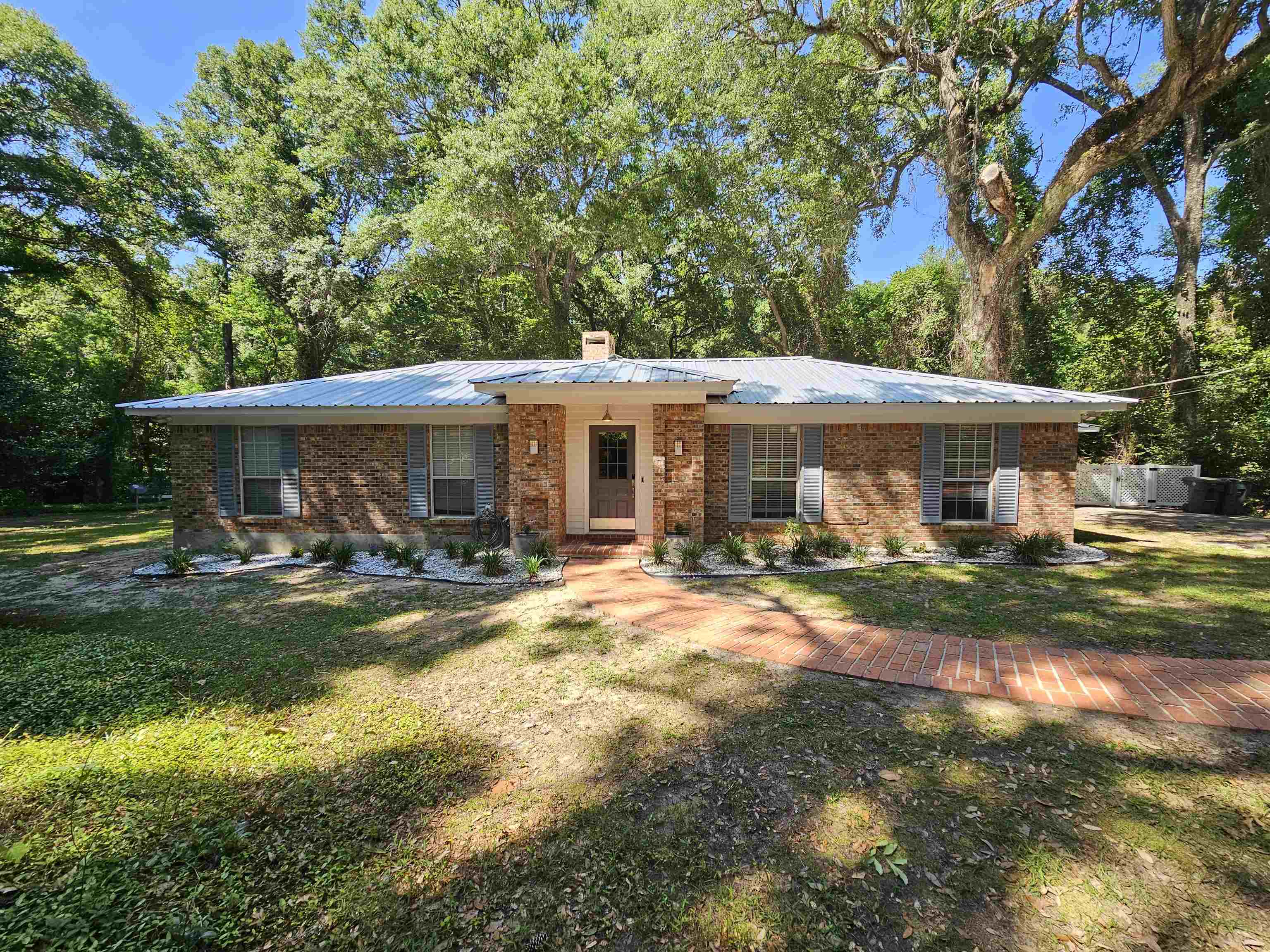 304 Whiting Court Daphne, AL 36526 - Photo 2 of 29