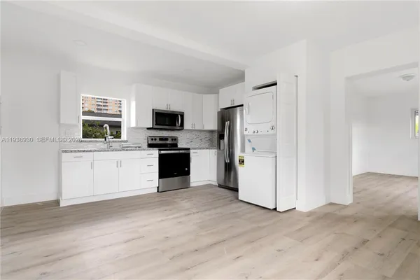 $6,200 | 2714 Southwest 36th Avenue, Unit A, Miami, FL 33133