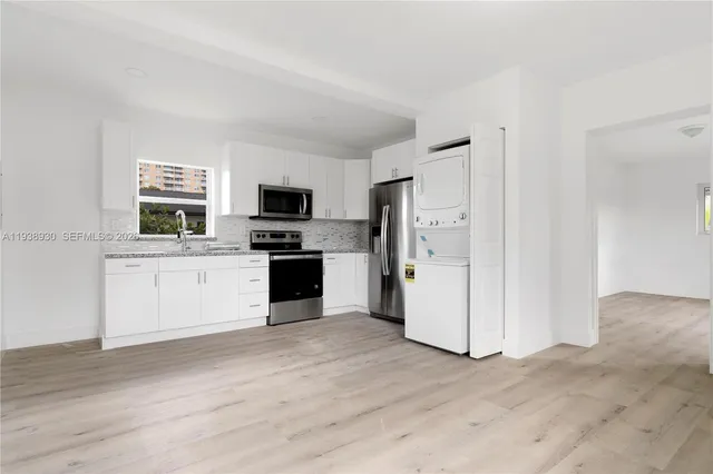 $6,300 | 2714 Southwest 36th Avenue, Unit A, Miami, FL 33133