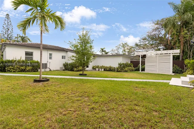 $6,300 | 2714 Southwest 36th Avenue, Unit A, Miami, FL 33133