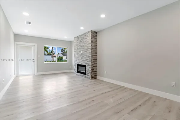 $6,200 | 2714 Southwest 36th Avenue, Unit A, Miami, FL 33133