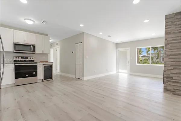 $6,200 | 2714 Southwest 36th Avenue, Unit A, Miami, FL 33133