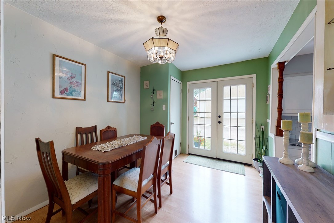 9853 Pekin Road Novelty, OH 44072 - Photo 4 of 27 Gallery Image 4
