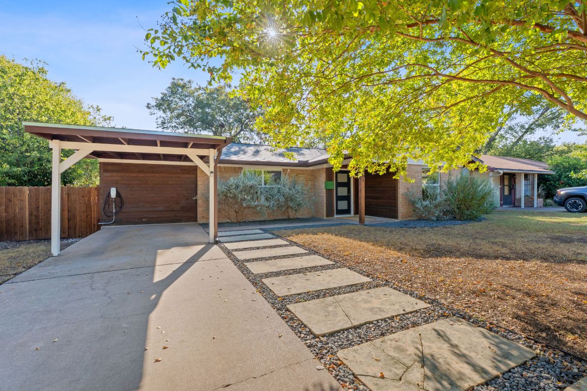 8801 Redfield Lane Austin, TX 78758 - Photo 8 of 31 front view of house with a yard