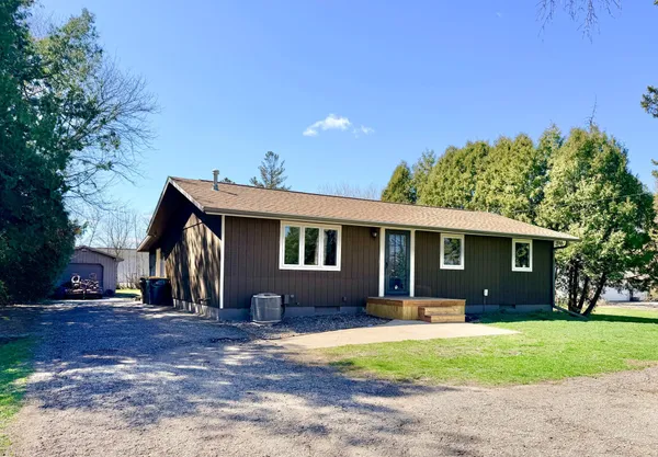 $219,900 | 102 Rotterdam Avenue South, Hollandale, MN 56045