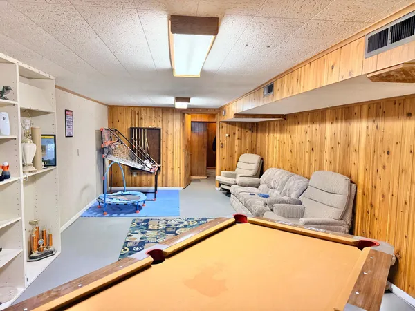 $219,900 | 102 Rotterdam Avenue South, Hollandale, MN 56045