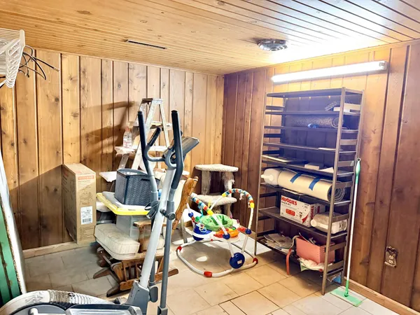 $219,900 | 102 Rotterdam Avenue South, Hollandale, MN 56045