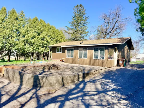 $219,900 | 102 Rotterdam Avenue South, Hollandale, MN 56045