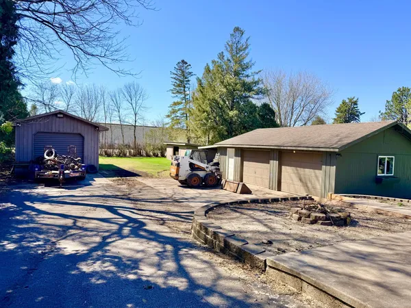 $219,900 | 102 Rotterdam Avenue South, Hollandale, MN 56045