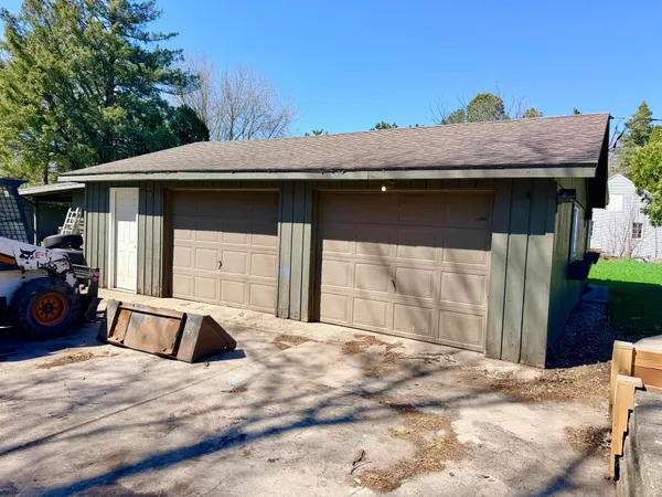 $219,900 | 102 Rotterdam Avenue South, Hollandale, MN 56045