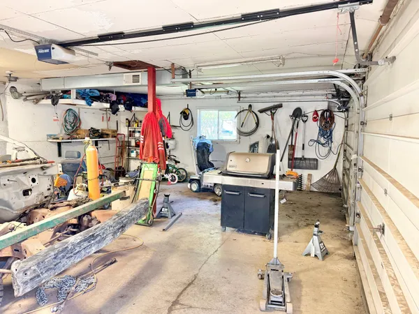 $219,900 | 102 Rotterdam Avenue South, Hollandale, MN 56045