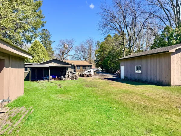 $219,900 | 102 Rotterdam Avenue South, Hollandale, MN 56045