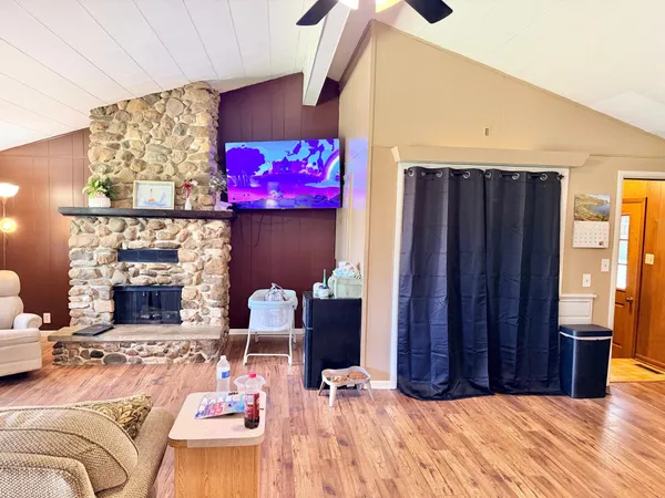$219,900 | 102 Rotterdam Avenue South, Hollandale, MN 56045