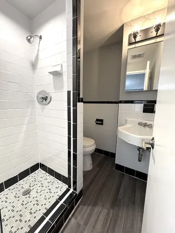 $1,800 | 1080 Massachusetts Avenue, Unit 7, Arlington, MA 02476