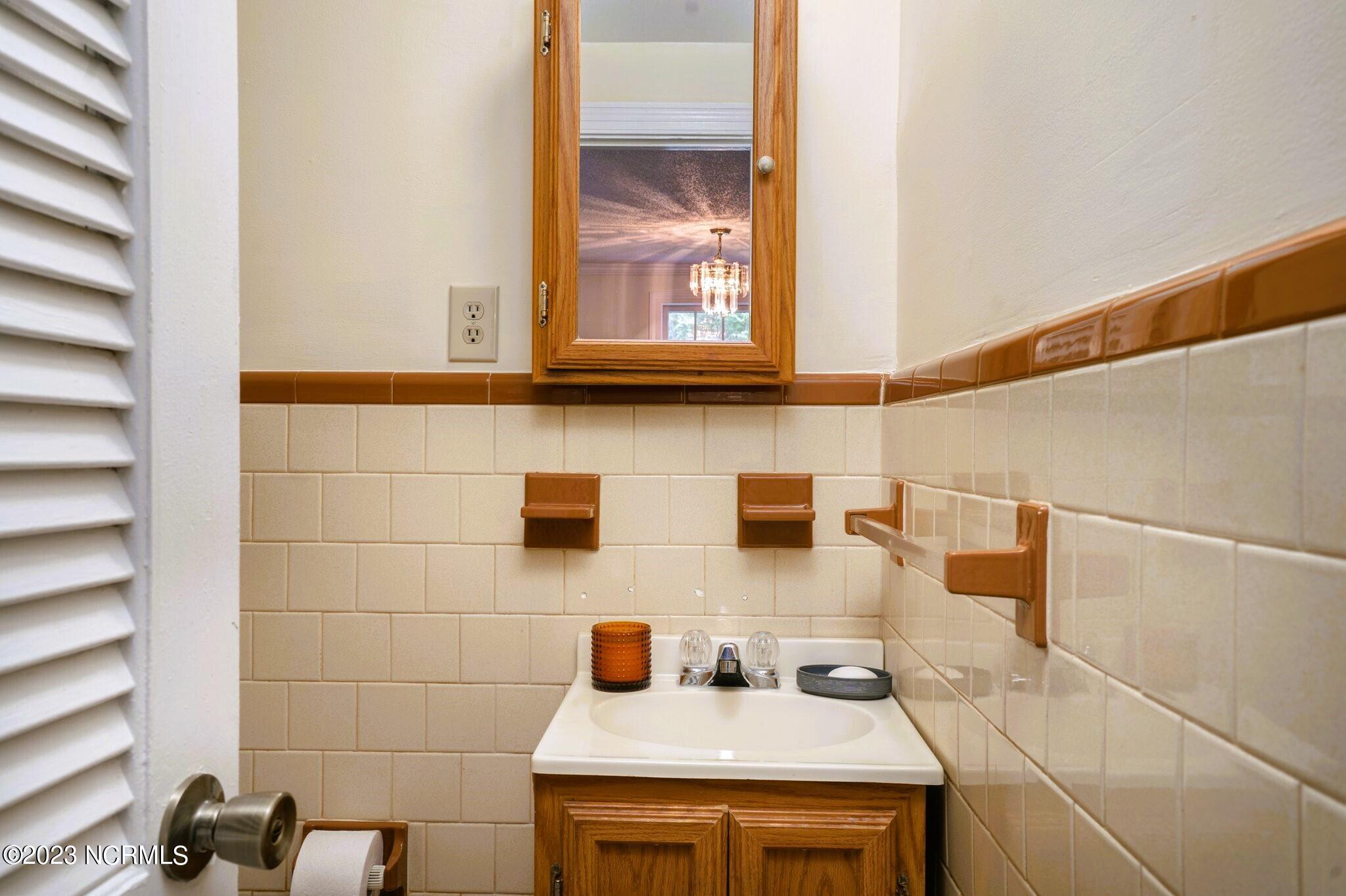 1036 Gay Road Rocky Mount, NC 27801 - Photo 13 of 31 Hall Half Bath