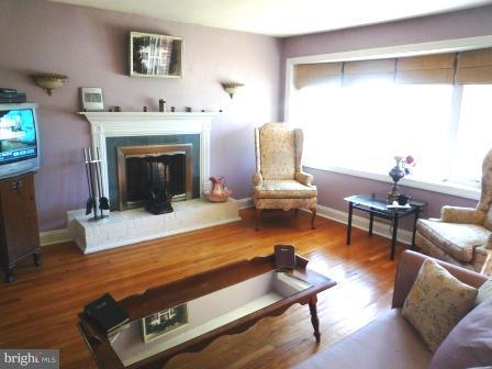 1209 Berkwood Road Baltimore, MD 21237 - Photo 3 of 19 Fireplace