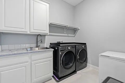 $815,000 | 5000 Mission Oaks Boulevard, Unit 30, Austin, TX 78735