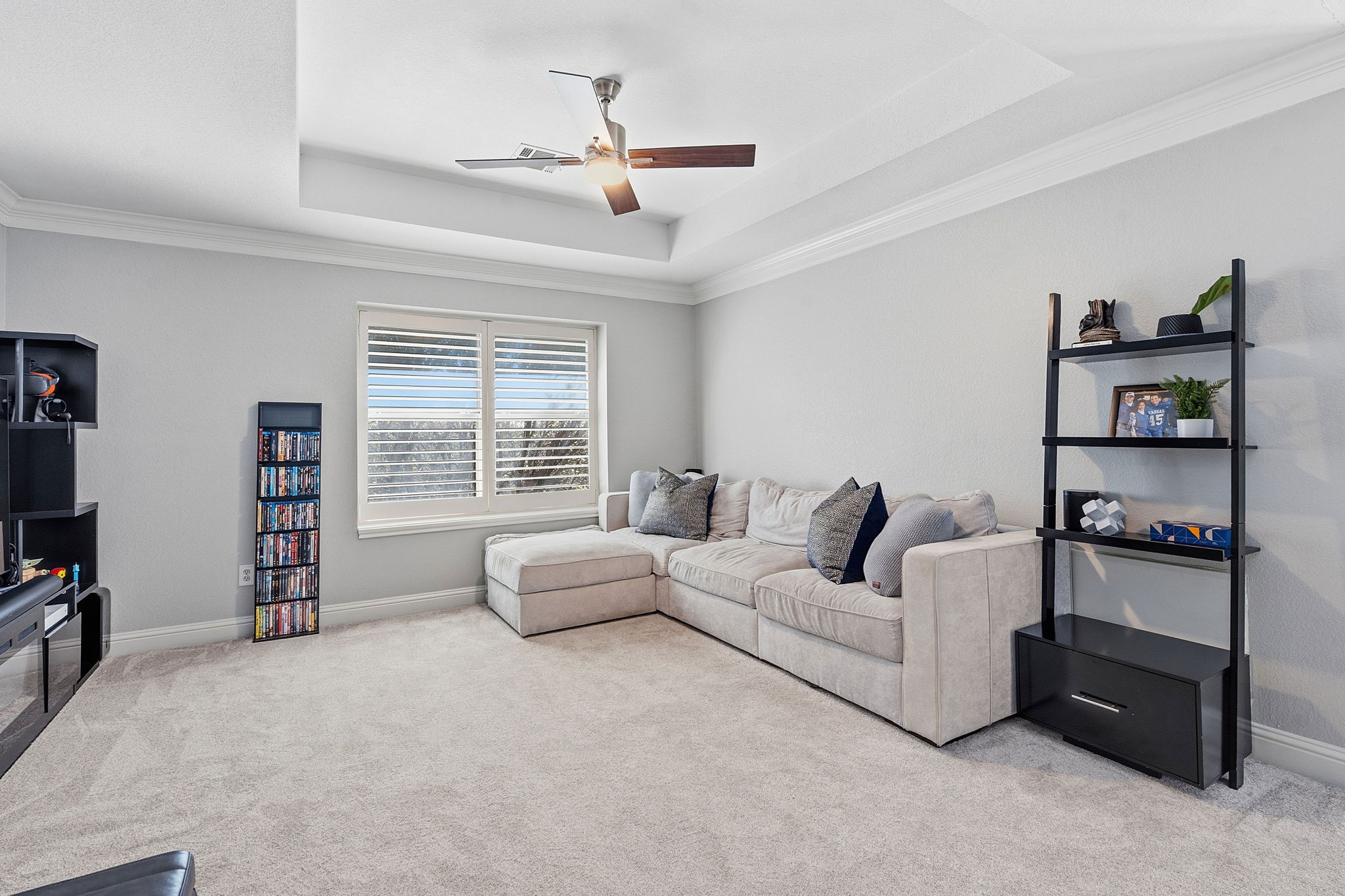 5000 Mission Oaks Boulevard, Unit 30 Austin, TX 78735 - Photo 20 of 31 Upstairs, carpeted living area. 5000 Mission Oaks Dr #30