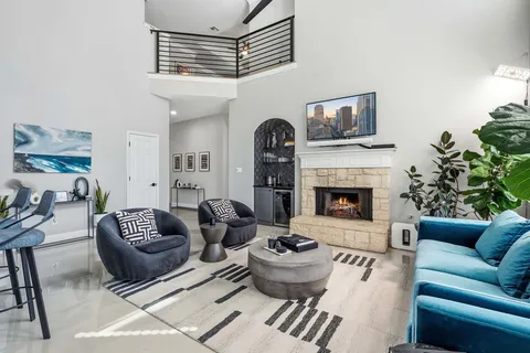 $815,000 | 5000 Mission Oaks Boulevard, Unit 30, Austin, TX 78735