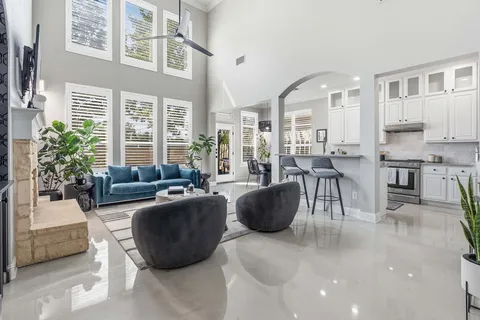 $815,000 | 5000 Mission Oaks Boulevard, Unit 30, Austin, TX 78735