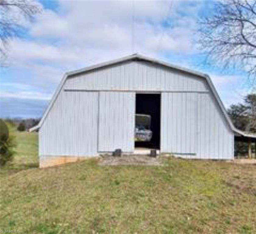 442 Bagley Springs Road Ronda, NC 28670 - Photo 4 of 18 Gallery Image 4