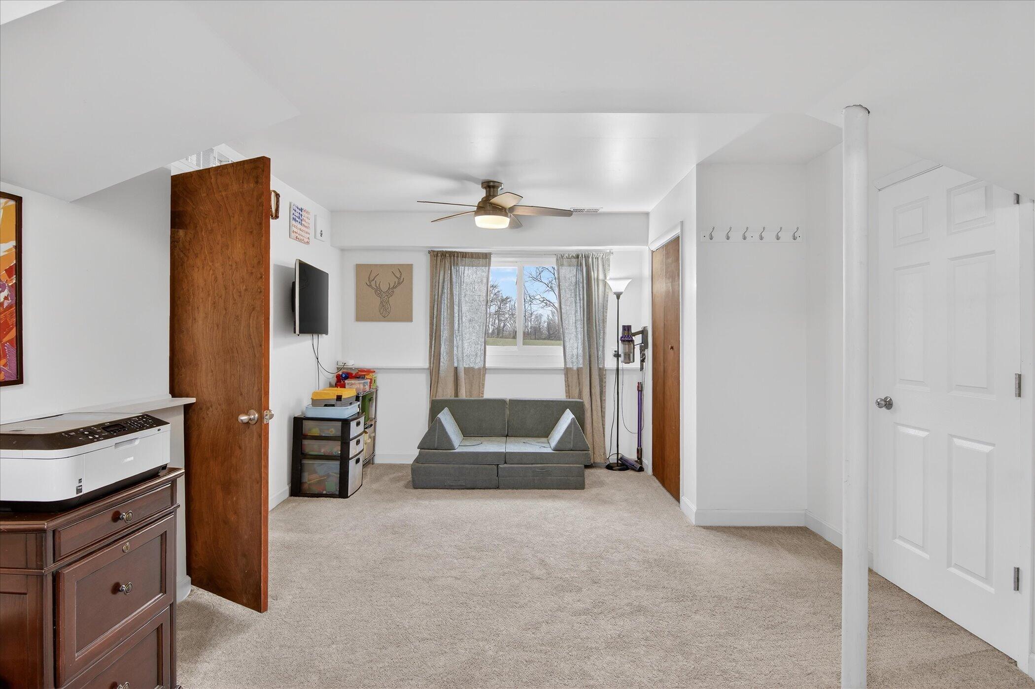 7901 West Waters Road Ann Arbor, MI 48103 - Photo 32 of 53 29-7901-W-Waters-Rd-Windowstill