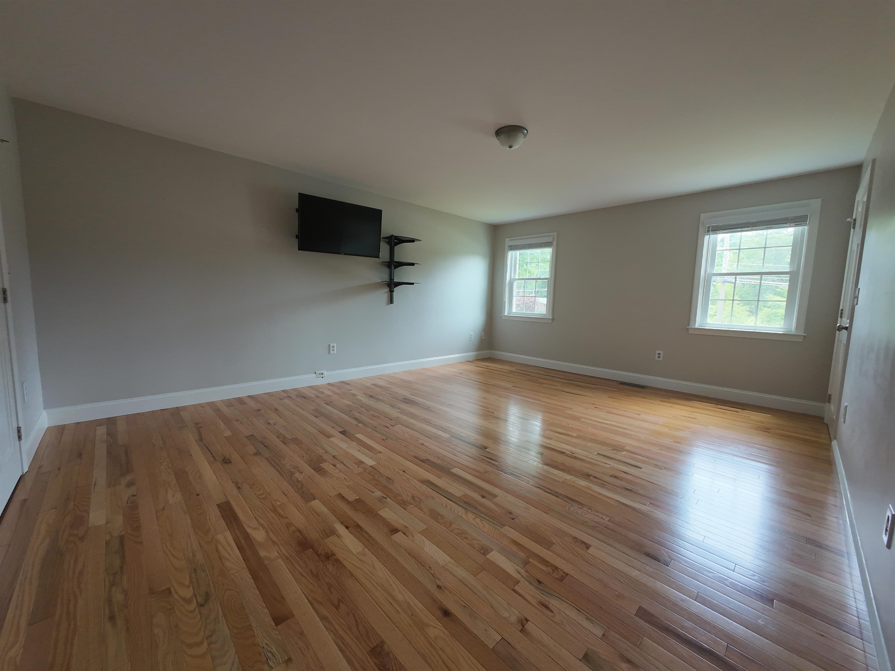 2 Farmington Road Nashua, NH 03060 - Photo 13 of 32 Gallery Image 13