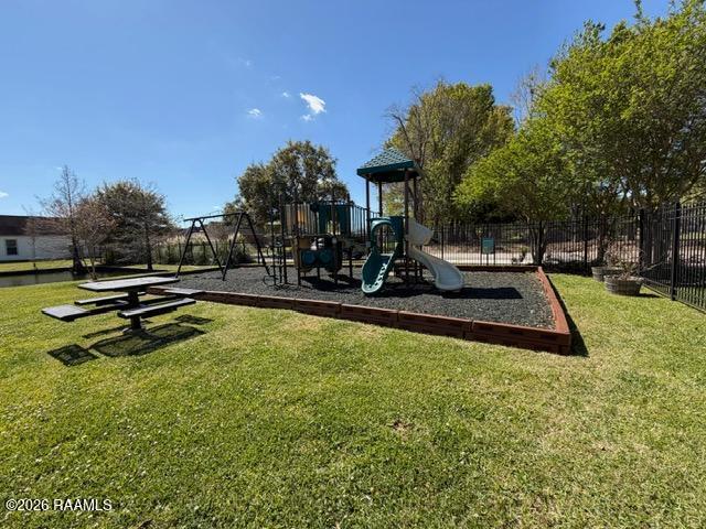 141 Treasure Cove Lafayette, LA 70508 - Photo 29 of 32 141 Treasure green space