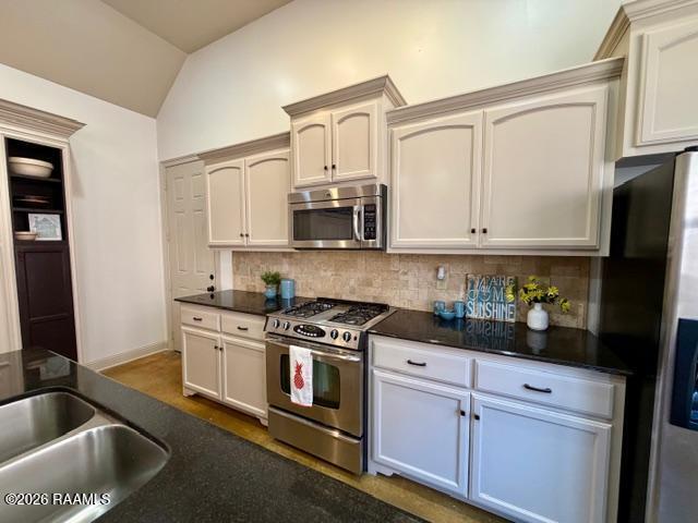 141 Treasure Cove Lafayette, LA 70508 - Photo 8 of 32 GAS STOVE WITH MICROWAVE