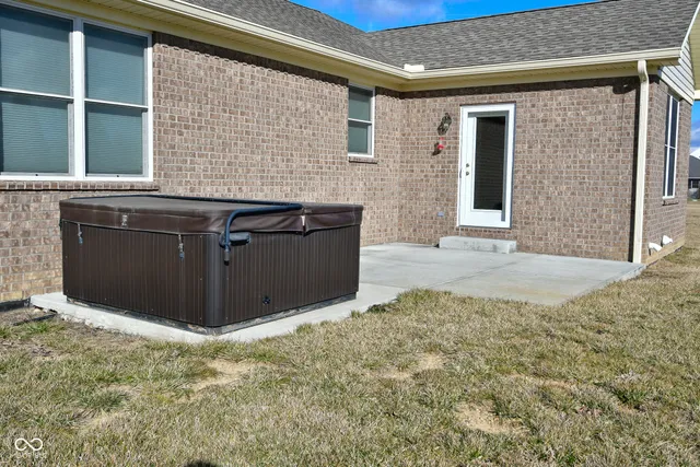 $445,000 | 1623 Stoneybrook Avenue, Crawfordsville, IN 47933