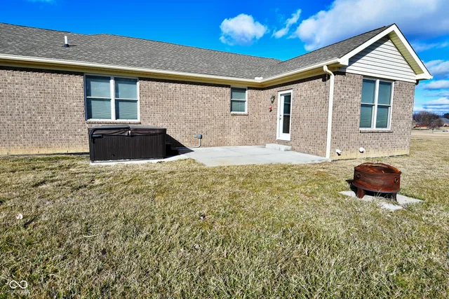 $445,000 | 1623 Stoneybrook Avenue, Crawfordsville, IN 47933