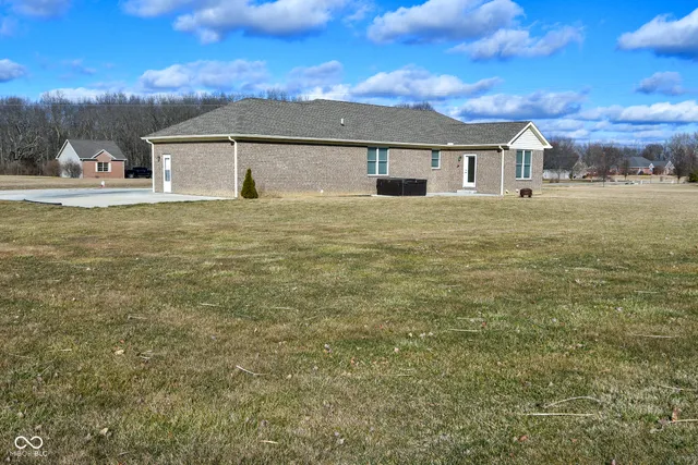 $445,000 | 1623 Stoneybrook Avenue, Crawfordsville, IN 47933