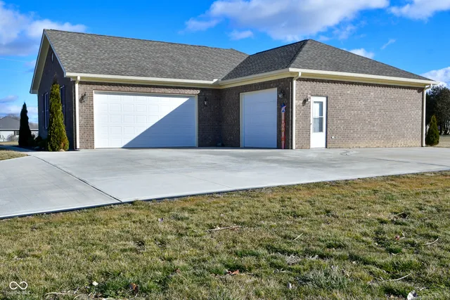 $445,000 | 1623 Stoneybrook Avenue, Crawfordsville, IN 47933