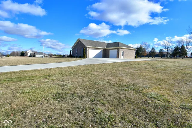 $445,000 | 1623 Stoneybrook Avenue, Crawfordsville, IN 47933