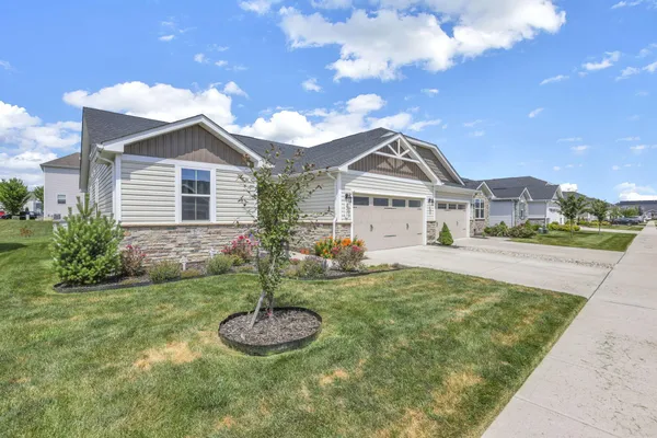 $349,900 | 2249 McClouds Square, Marysville, OH 43040